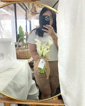 Load image into Gallery viewer, Flower Jar To You (Premium Exclusive Calla Lily)