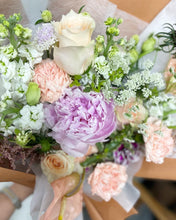 Load image into Gallery viewer, Prestige Wrap Garden Style To You (Premium & Seasonal Flowers Series)