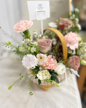 Load image into Gallery viewer, Flower Basket Garden Style To You (Premium & Seasonal Flowers Series)