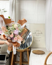 Load image into Gallery viewer, Prestige Wrap Garden Style To You (Premium & Seasonal Flowers Series)
