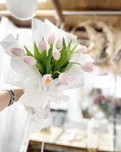Load image into Gallery viewer, Prestige Bouquet To You (Tulip Pink Series)