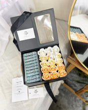 Load image into Gallery viewer, Everlasting Soap Flowers Box (Cash RM 50 x 10pcs Giftbox With Champagne Tone)