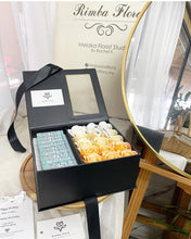 Load image into Gallery viewer, Everlasting Soap Flowers Box (Cash RM 50 x 10pcs Giftbox With Champagne Tone)