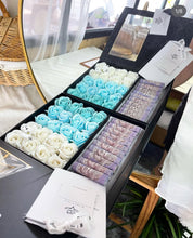 Load image into Gallery viewer, Everlasting Soap Flowers Box (Cash RM 100 x 10pcs Giftbox With Blusish Tone)