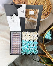 Load image into Gallery viewer, Everlasting Soap Flowers Box (Cash RM 100 x 10pcs Giftbox With Blusish Tone)