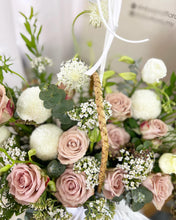 Load image into Gallery viewer, Flower Basket Garden Style To You (Premium & Seasonal Flowers Series)