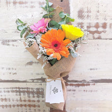 Load image into Gallery viewer, Signature Bouquet To You (Daisy Mix Colors Design)