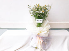 Load image into Gallery viewer, Prestige Wrap Preserved Roses To You (Matricaria Chamomila Star)