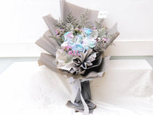 Load image into Gallery viewer, Signature Bouquet Blue To You