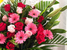 Load image into Gallery viewer, Congratulatory Flower Stand To You (Roses, Daisy, Lily, Carnation Leaf, Cordyline)
