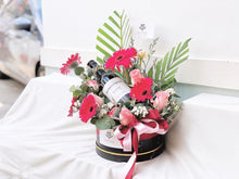 Load image into Gallery viewer, Gift Flower Box To You (Daisy, Roses and Filers Design)