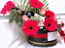 Load image into Gallery viewer, Gift Flower Box To You (Daisy, Roses and Filers Design)