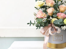 Load image into Gallery viewer, Flower Box To You (Eustoma, Eucalyptus, Statice, Casphia)