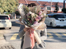 Load image into Gallery viewer, Prestige XL Bouquet To You (Quicksand Roses, Cappuccino Roses, Mathiolla, Snow Flake, Eucalyptus, Trachymene, Amnimajus)