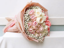 Load image into Gallery viewer, Prestige XL Bouquet To You Round Ombré Pink White 33 Roses