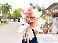 Load image into Gallery viewer, Prestige Bouquet To You (Cappuccino Roses & Dried Flowers Series)