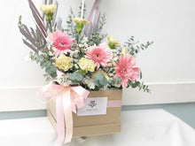 Load image into Gallery viewer, Flower Box To You (Daisy, Carnation, Eucalyptus, Statice, Casphia )