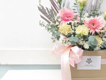 Load image into Gallery viewer, Flower Box To You (Daisy, Carnation, Eucalyptus, Statice, Casphia )