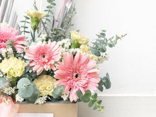 Load image into Gallery viewer, Flower Box To You (Daisy, Carnation, Eucalyptus, Statice, Casphia )