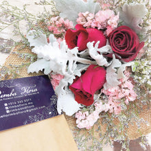 Load image into Gallery viewer, Signature Bouquet To You (Roses Red Silver Leaf Design)