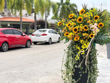 Load image into Gallery viewer, Condolences Flower Stand To You (Sunflower, Spray Pom Pom, Dancing Lady, Carnation Leaves, Chicken Tail, Ivy Leaf)