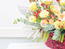 Load image into Gallery viewer, Premium Fruit Flower Basket To You ( Eustoma Champagne Design)