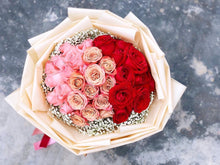 Load image into Gallery viewer, Prestige XL Bouquet To You Round Ombré Pink Warm Red 33 Roses