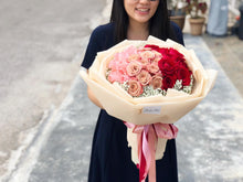 Load image into Gallery viewer, Prestige XL Bouquet To You Round Ombré Pink Warm Red 33 Roses