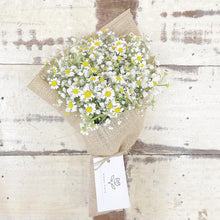 Load image into Gallery viewer, Premium Signature Bouquet To You : Chamomile & Baby Breath