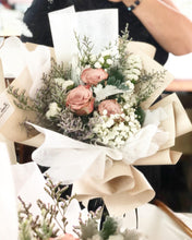 Load image into Gallery viewer, Prestige Bouquet To You (Cappuccino Roses & Eucalyptus 3 Stalks Style Wrap )