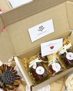 Signature Gift Box To You (Caring Series Collection)