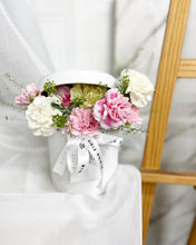 Load image into Gallery viewer, Signature Hatbox Flowers To You (Fresh Pretty Pastel Design)