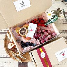 Load image into Gallery viewer, Fruity Gift Box To You ( Red Apples, Red Grapes, Blueberry, Strawberry)
