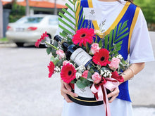 Load image into Gallery viewer, Gift Flower Box To You (Daisy, Roses and Filers Design)