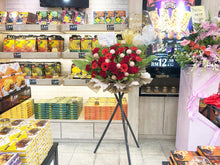 Load image into Gallery viewer, Congratulatory Flower Stand To You