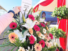 Load image into Gallery viewer, Congratulatory Flower Stand To You