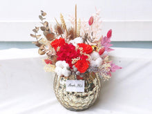 Load image into Gallery viewer, Preserved Flowers Vase To You (3 Roses + Hydrangea Design Red Gold)