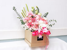 Load image into Gallery viewer, Flower Box To You (Roses, Daisy, Eustoma, Statice, Eucalyptus)