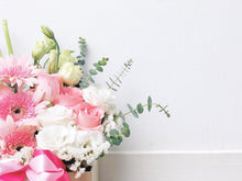 Load image into Gallery viewer, Flower Box To You (Roses, Daisy, Eustoma, Statice, Eucalyptus)