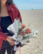 Load image into Gallery viewer, Prestige Bouquet To You - Kenya Cappucino  Guni Black Design