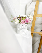Load image into Gallery viewer, Signature Hatbox Flowers To You (Fresh Pretty Pastel Design)