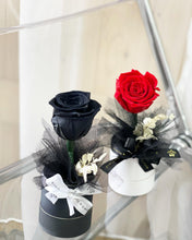 Load image into Gallery viewer, Preserved Flower To You (Preserved Flowers Black Roses)