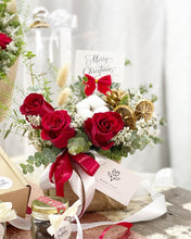 Load image into Gallery viewer, Christmas Flower Arrangement To You