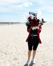 Load image into Gallery viewer, Prestige Bouquet To You - Kenya Red Roses Guni Black Design