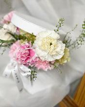 Load image into Gallery viewer, Signature Hatbox Flowers To You (Fresh Pretty Pastel Design)