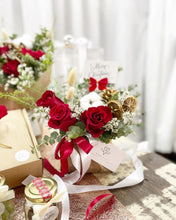 Load image into Gallery viewer, Christmas Flower Arrangement To You