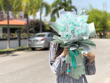 Load image into Gallery viewer, Everlasting Soap Flower Bouquet To You -12 Roses (Tiffany)