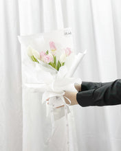 Load image into Gallery viewer, Prestige Bouquet To You (Tulip White Pink Series-8 Stalks White Pink Style Wrap Design)