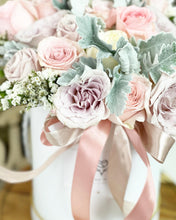 Load image into Gallery viewer, Hot Air Ballon To You Hot Air Baloon To You ( 24 Pink Dusty Pink Roses Silver Leaf Design)