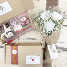 Load image into Gallery viewer, Signature Bouquet To You (Roses Blue White Baby Breath Design)